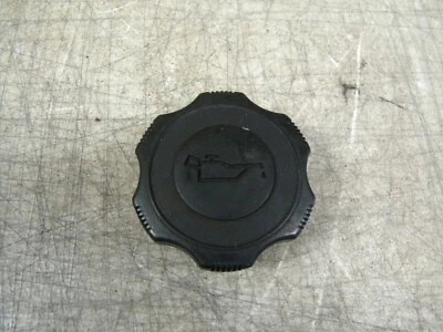 Mazda 626 2000 tapa de llenado de aceite de fábrica tapa superior Foto 1 de 2
