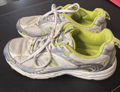 Zapatilla deportiva New Balance CW411SJL blanca verde lima para mujer talla 7,5” Foto 1 de 4