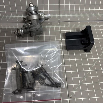 Vintage Model Airplane Engine, RC Boat Model Engine And Parts - Image 1 of 4