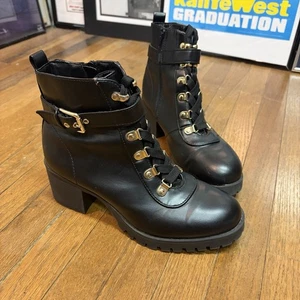 WILD PAIR Stivaletti Bridgitt stringati con zip laterale e suola a strappo, nero liscio - taglia 8,5 - Foto 1 di 8