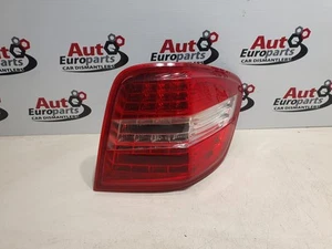 MERCEDES ML-KLASSE 2010 KOMBI RÜCKLEUCHTE AN KAROSSERIE - FAHRERSEITE - Bild 1 von 5