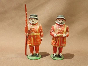 BRITAINS LTD.  BRITISH BEEFEATER SOLDIERS made by johillco - Picture 1 of 3