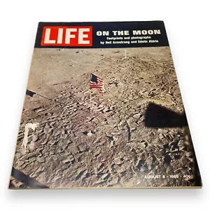 August 8 1969 - LIFE Magazine - On The Moon - Photographs - Neil Armstrong - Foto 1 di 15