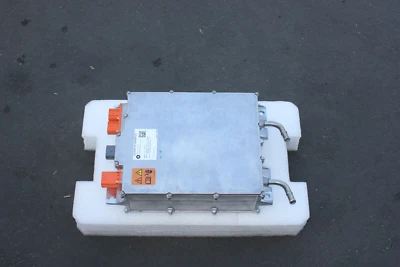 OEM MOPAR BATTERY CHARGER FOR 2017-2021 CHRYSLER PACIFICA VOYAGER (RM4C) - Image 1 of 4