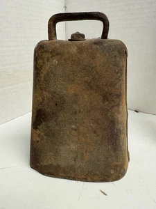 Rusty Vintage ANTIQUE FOLDED AND RIVETED METAL COWBELL 5" R&F MFG CO N. Y. - Picture 1 of 17