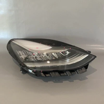 TESLA MODEL 3 HEADLIGHT RIGHT SIDE LED 1077372-00-K 2017 2018 2019 2020 OEM Foto 1 de 4