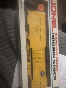 Lionel Pacific Fruit Express Reefer Car9811. D301 - Picture 1 of 2