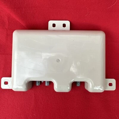 Bmw  6 series F12 F13 F06 E63 E64 Antenna Multi Band left amplifier 6943023 - Image 1 of 4