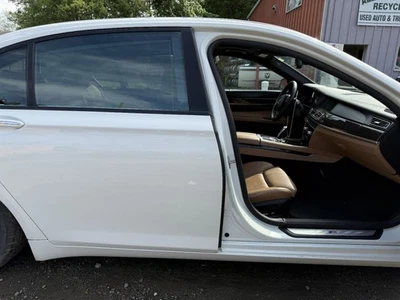 2009-2015 宝马 750i 右乘客侧摇椅带柱白色 — 第 1/4 张图片