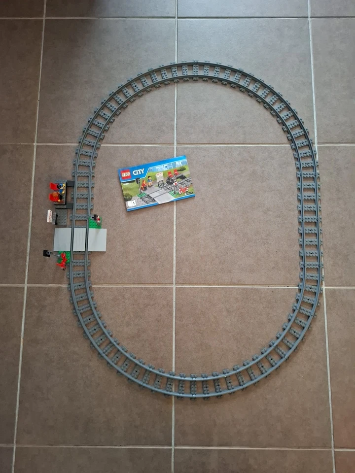 LEGO RC Trains : Circuit rail du Set 60051 - Immagine 1 di 4