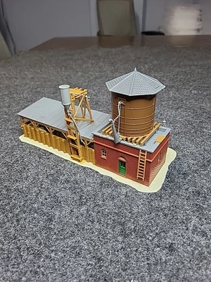 MODEL POWER HO 617 SCALE SAND AND GRAVEL LOADING STATION FULLY ASSEMBLED  - Image 1 of 4