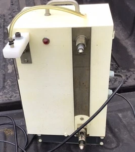 Bottle Filling Machine, Working - Picture 1 of 10