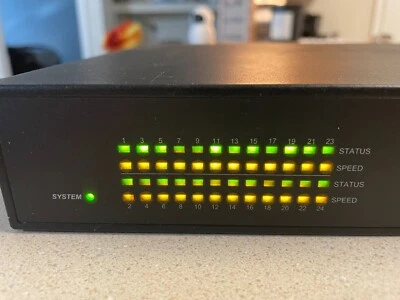 Conmutador Ethernet montaje en rack Asus GX-D1241 24 puertos 10/100/1000 Mbps Foto 1 de 4