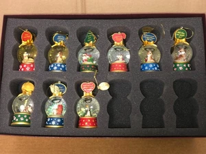 DANBURY MINT SHIH TZU CHRISTMAS SNOWGLOBE ORNAMENTS 9 PCS - Foto 1 di 12