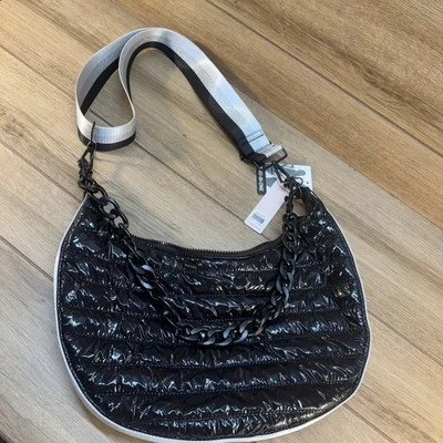 Bolsa BCBGeneration Puffer 2 em 1 tiracolo/ombro PRETA PRATA nova com etiquetas - Imagem 1 de 4