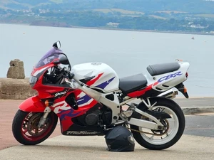 1997 Honda CBR900RR Fireblade - Picture 1 of 8