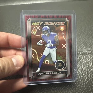 2023 Panini Phoenix - Hot Routes Red #HR-8 Jordan Addison /199 (RC) - Picture 1 of 3