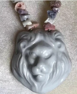 VTG ITALY 🇮🇹 CORAL NECKLACE PORCELAIN LION HEAD PENDANT JEWELRY - Picture 1 of 7