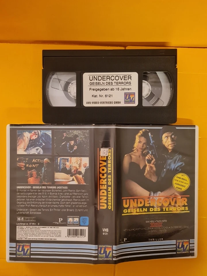 VHS - " UNDERCOVER - Geiseln des Terrors mit Sam Neill und Talisa Soto - Bild 1 von 1