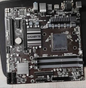 Motherboard Gigabyte GA-78LMT USB3 R2 AM3+ DDR3 - Foto 1 di 1
