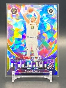 Aros de la NBA Panini 2023-24 Stock Premium Nikola Jokic Hoopla Gold Ice #/10 pepitas - Imagen 1 de 4