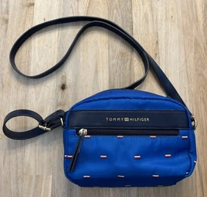 Tommy Hilfiger Small Nylon Crossbody Purse Bag Adjustable Strap 69J4372-401 Blue - Picture 1 of 17
