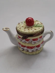 Limoges France Peint Main Strawberry Cake Teapot Porcelain Trinket Box - Picture 1 of 7