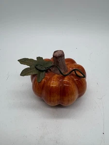 Estatuilla de calabaza brillante de cerámica vintage vástago de alambre y hoja decoración del hogar 3" - Imagen 1 de 6