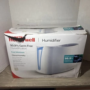 Honeywell Cool Moisture Humidifier Germ Free Humidification Med Room 1.1 Gallon - Picture 1 of 9