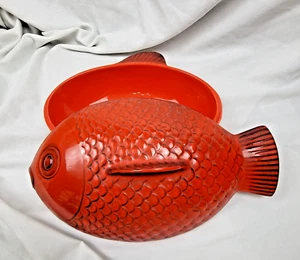 Metlox Manufacturing Co Fish Covered Dish VERY RARE - Picture 1 of 9