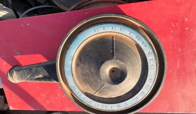  70 年代 1977 凯迪拉克塞维利亚原始设备制造商燃油喷射空气过滤器组件来自亚利桑那州 — 第 1/4 张图片