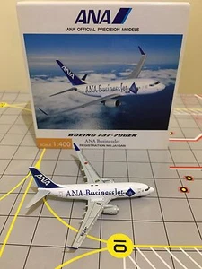 Last Hogan / Herpa Scale 1:400 NH40031 ANA B737-700ER Business Jet JA10AN - Picture 1 of 2