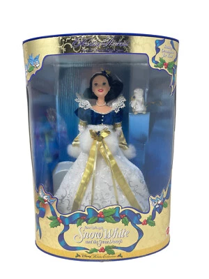 Disney Holiday Collection Snow White Holiday Princess Third in a Special Edition - Image 1 of 4