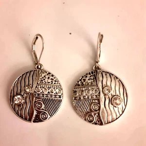 Pendientes Boho 1" Redondos Tono Plata Estrás - Imagen 1 de 3