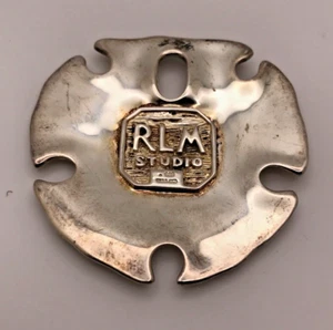 Colgante de dólar de arena grande de plata esterlina Robert Lee Morris RLM Studios - Imagen 1 de 3