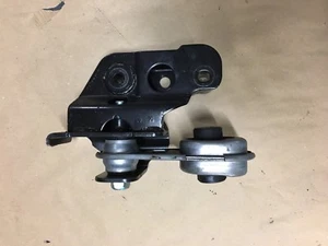 2015 Renault Kadjar 1.2 TCe Lower Engine Mount With Bracket 112383734R  - Picture 1 of 4