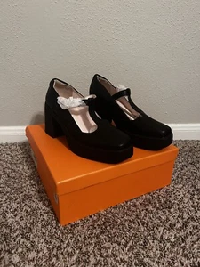 Elegant Shoes For Women - Picture 1 of 5