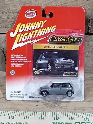 Johnny Lightning 2002 Mini Cooper S CLASSIC GOLD COLLECTION - Image 1 of 2