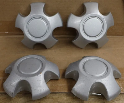 4 оригинальных б/у центральных колпака 1996-1997 2001-2006 Toyota RAV4 RAV 4 серебристых 69405 69360 - Изображение 1 из 4