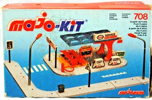 MINT MAJORETTE Majo-Kit No: 708 ESSO SERVICE STATION / GARAGE w PUMPS SIGNS LIFT - Picture 1 of 21