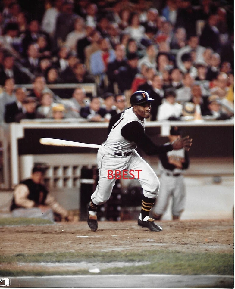 ROBERTO CLEMENTE DURING 1969 SHEA STADIUM COLOR 8X10 - Image 1 of 1