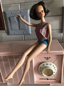 Mattel Vintage American Girl Charcoal Hair Barbie Doll w/Bendable Legs #1070 - Picture 1 of 24