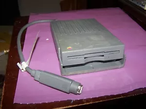 Apple Macintosh HDI-20 External 1.44MB Floppy Disk Drive - Picture 1 of 2