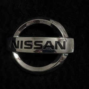 Nissan Rogue,Altima, quest Front Grille Emblem 2011-2018 - Picture 1 of 6