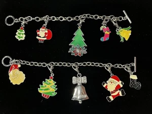 Lote de 2 pulseras vintage de esmalte navideño tono plata con clip en colgantes - Imagen 1 de 9