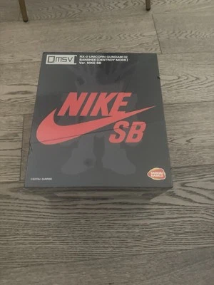 Bandai x Nike - VER. NIKE SB x QMSV - RX-0 UNICORN GUNDAM 02 BANSHEE, US Seller - Image 1 of 2