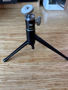 Leica LEITZ WETZLAR Small Ball & Socket Tripod - Picture 1 of 8