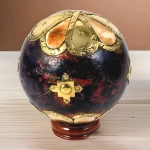 Sfera rotonda vintage fatta a mano legno metallo decorazione India decorativa con supporto 4" - Foto 1 di 4