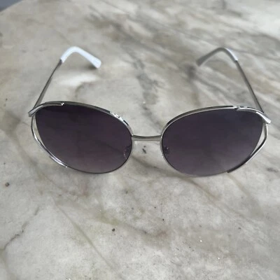 Gafas de sol TAHARI blancas de gran tamaño lentes degradadas moradas con ventilación lateral TH876-SLVWH Foto 1 de 4