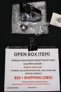 Cubierta de pinza delantera Harley 43973-98 | Lado derecho | FXR Dyna Softail Sportster - Imagen 1 de 7